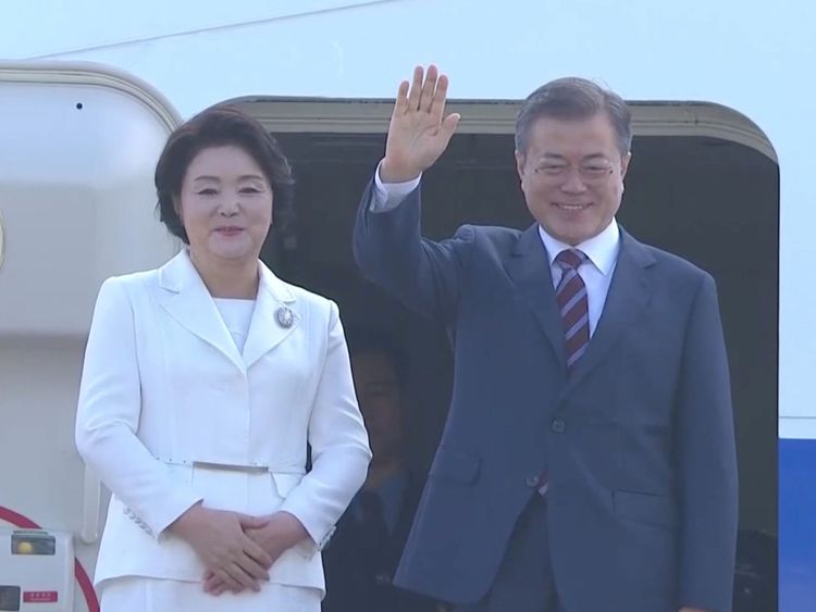 South Korean President Moon Jae-in and First Lady Kim Jung-sook depart for Pyongyang
